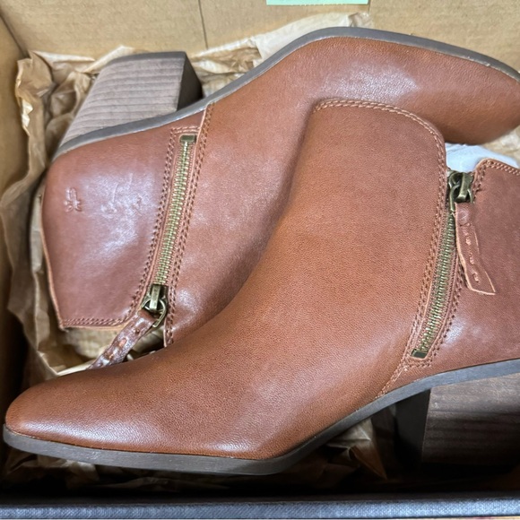 NEW FRYE leather booties SIZE 8 - Picture 5 of 6